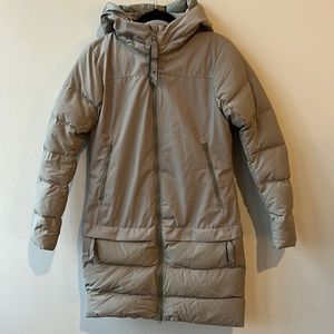 LULULEMON long puffer coat. Size 4